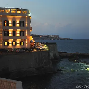 **** Otel Livingston İtalya