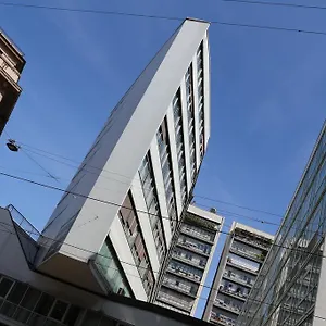 ** Konukevi Serendipity İtalya